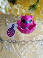 Hatchimals Colleggtibles Cosmic Candy SWEET KITTYCAN with STICKER & HATCHED EGG