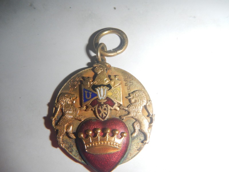 VINTAGE KNIGHT OF PYTHIIAS FRATERNAL + WOMAN WITH DAISIES WATCH FOB/PENDANT