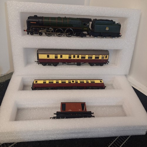 Hornby Morning Star Loco 7002 | Condition: Used