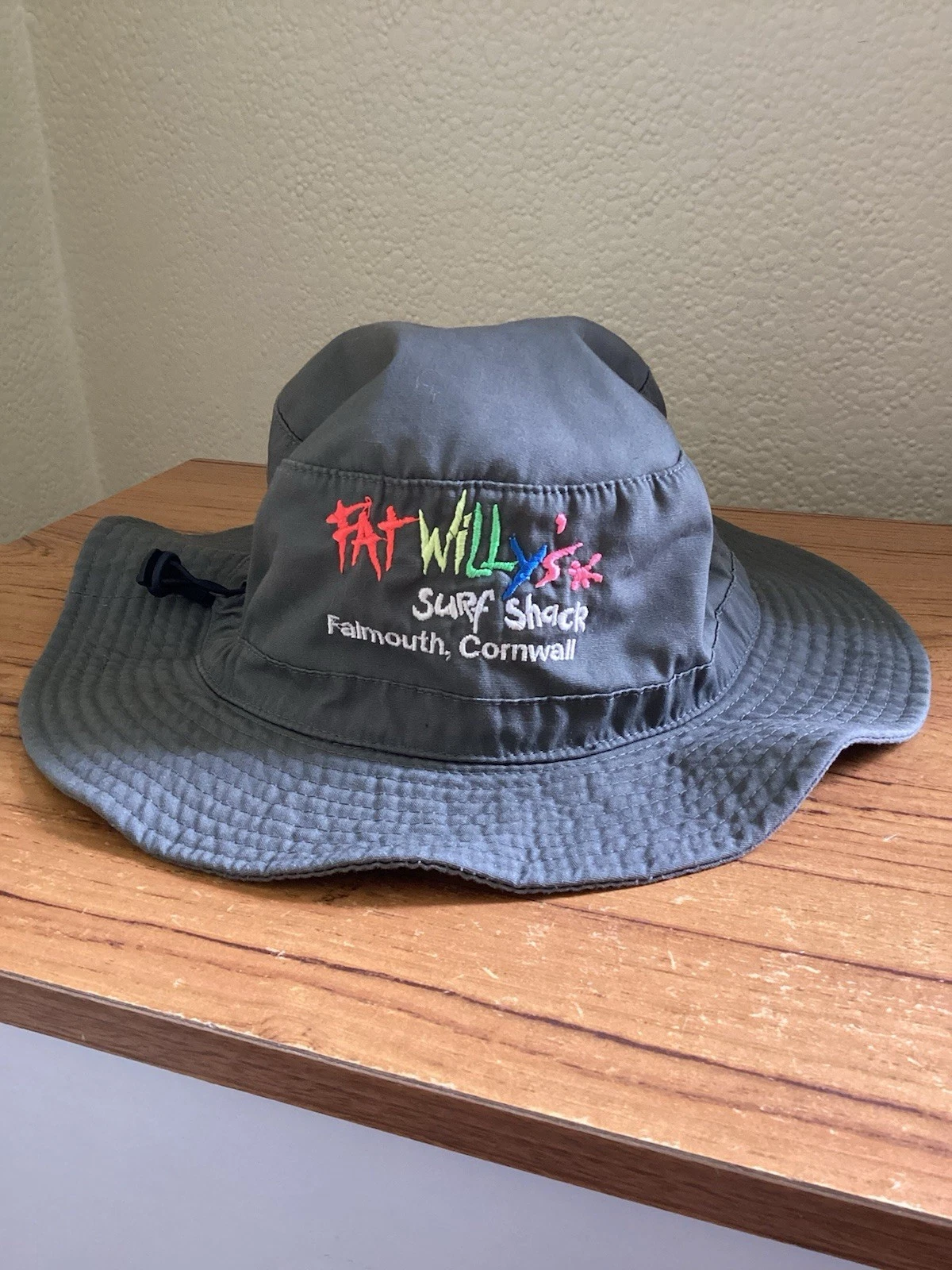 Fat Willy’s Surf Shack Hat Khaki Adult Streetwear Skater Surfer Falmouth UPF 50+
Opens in a new wind