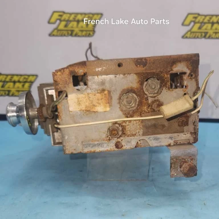 Radio A/M modelo 982252 sin probar compatible con Oldsmobile F-85 1244798 1964 Foto 4 de 4