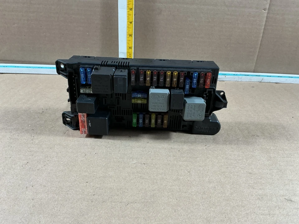 Caja de fusibles Sam delantera Mercedes-Benz E500 W211 2003-2009 2115453901 OEM Foto 3 de 4