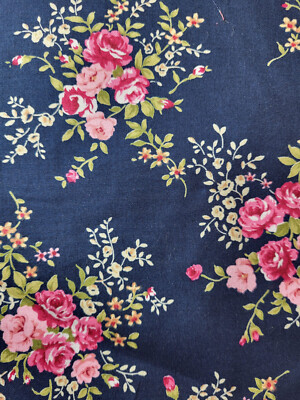 Rose & Hubble Stoffe, Rosen auf dunkelblau aus 100 % Baumwolle, Meterware