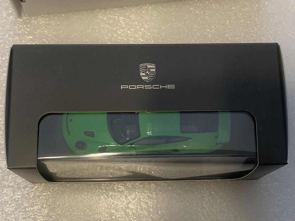 Porsche 911 GT3 RS (991.2) Lizard Green 2018 Minichamps 1:43 - Image 4 of 4