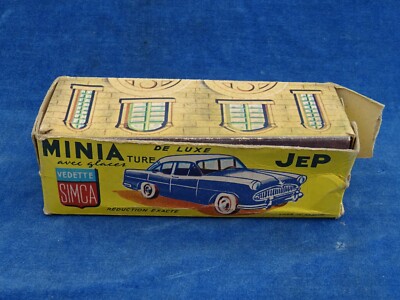 Atlas 1:43 - 2 - Voiture Miniature - Nash Airflyte 1951 Et Simca Vedette Marly Ambulance Les Voitures De Spirou Et Fantasio