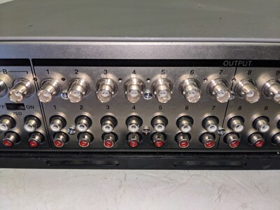 SONY DA-1400 ビデオオーディオ分配器 s-l400.jpg