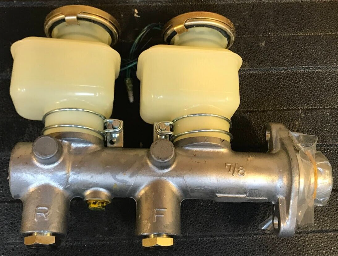 Girling / Tokico Brake Master Cylinder - 46010-N8500 - For Nissan