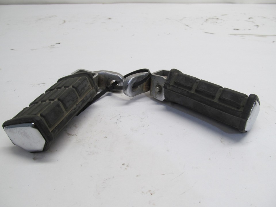 1981 YAMAHA XV750 XV 750 VIRAGO REAR FOOT REST PEGS LEFT RIGHT PAIR eBay