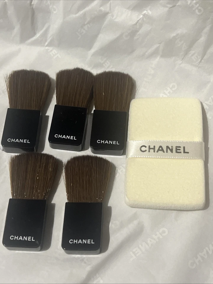 CHANEL LOT DE ACCESSOIRES DE MAQUILLAGE NEUF - Photo 1/1