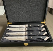 Brand New 2025 Longhorn Steakhouse Steak Knives, Set of 4 with Wood Case🎅🏼🎄*