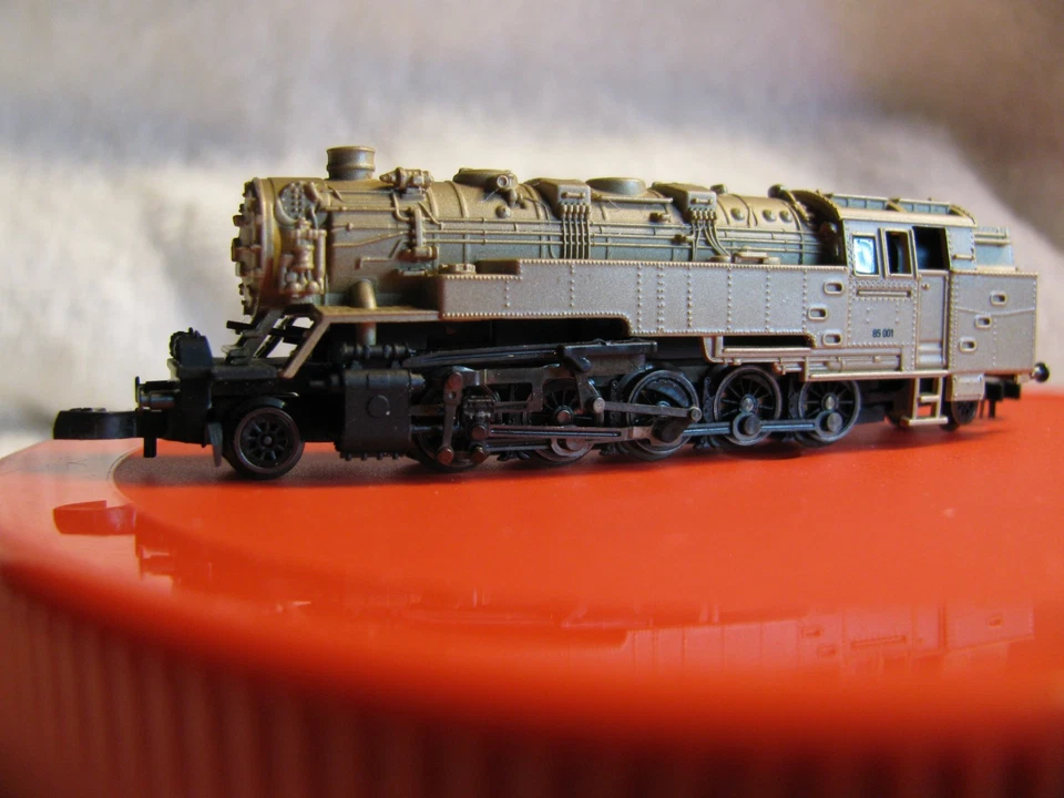MARKLIN SCARCE, 88932 Z Scale, CAST BRONZE 2-10-2 Steam Locomotive 85-001, BR 85 - Image 4 of 4