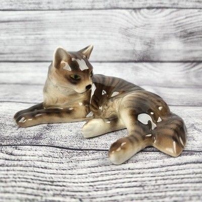 Vintage RARE Wein Knight Ceramics Keramos Austria Striped Cat Figurine Laying