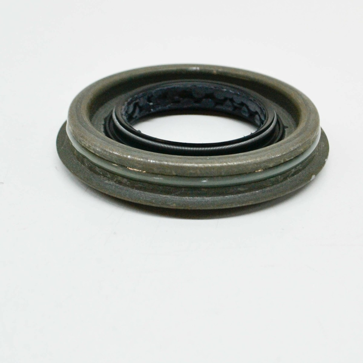 FORD MUSTANG MK6 Rear Differential Pinion Oil Seal Assy 5262529 