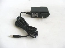 AC / DC 9 Volt Output Power Supply Adapter Charger New