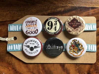 Harry Potter Hogwarts Zauberer - Button Pin Anstecker Set