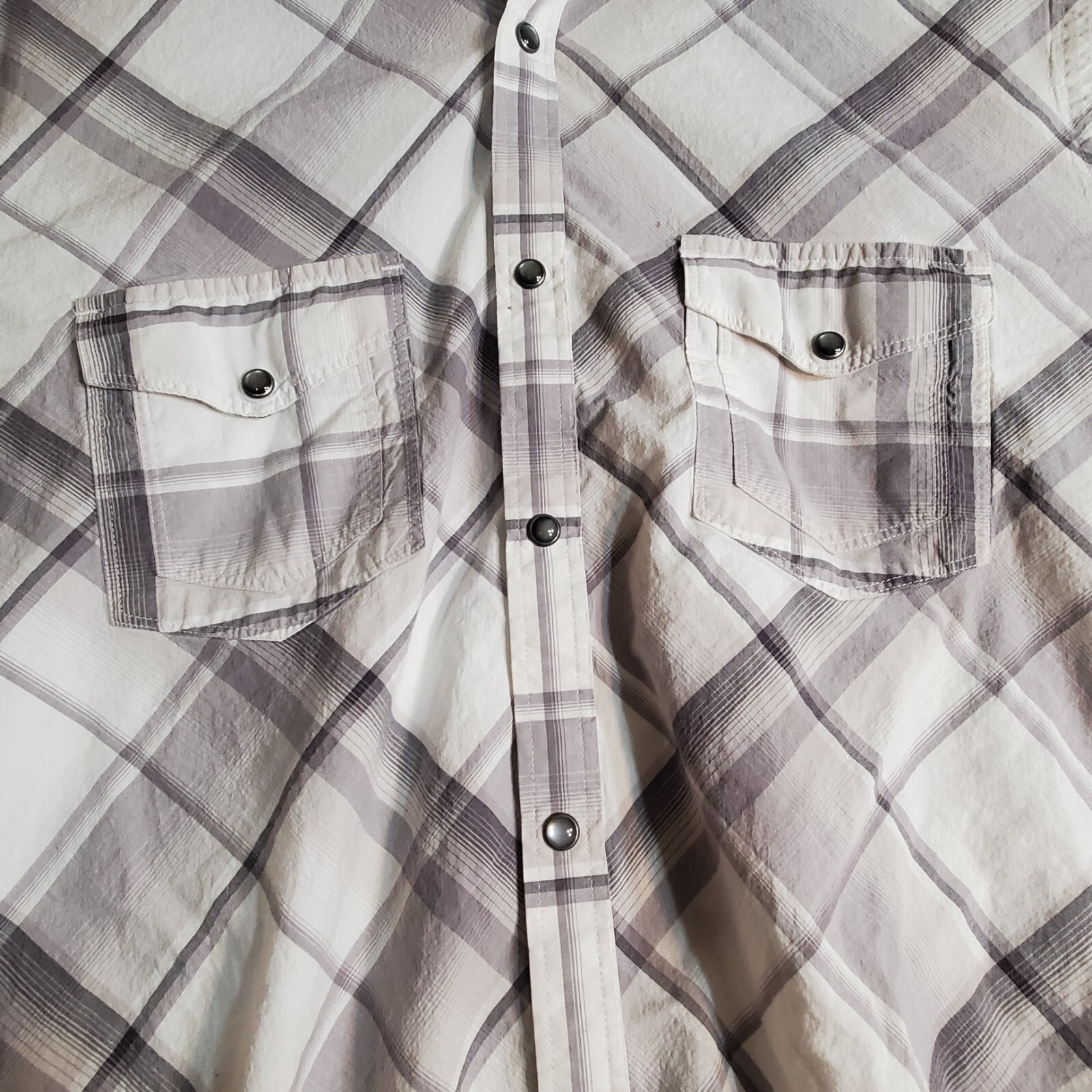 Large Express Fitted Snap Button Western Plaid Lo… - image 4