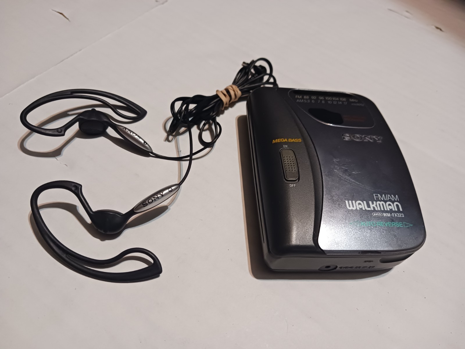 Sony Walkman WM-FX323 AM/FM Gray Cassette Player w/ Ear Clip