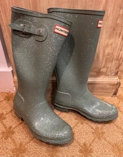 Super unique sparkly Green Hunter wellies with glitter details #glitterwellies