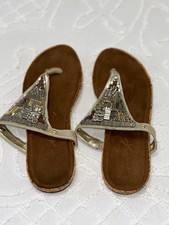 Women s Silver/Brown Synthetic Thong Slip-On Flat Sandals Beaded Rhinestone Sz 7