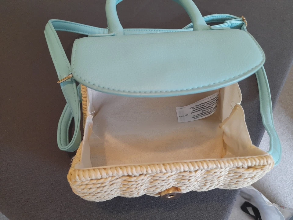 Primark Blue  Straw Handbag Never Worn. - Image 2 of 4