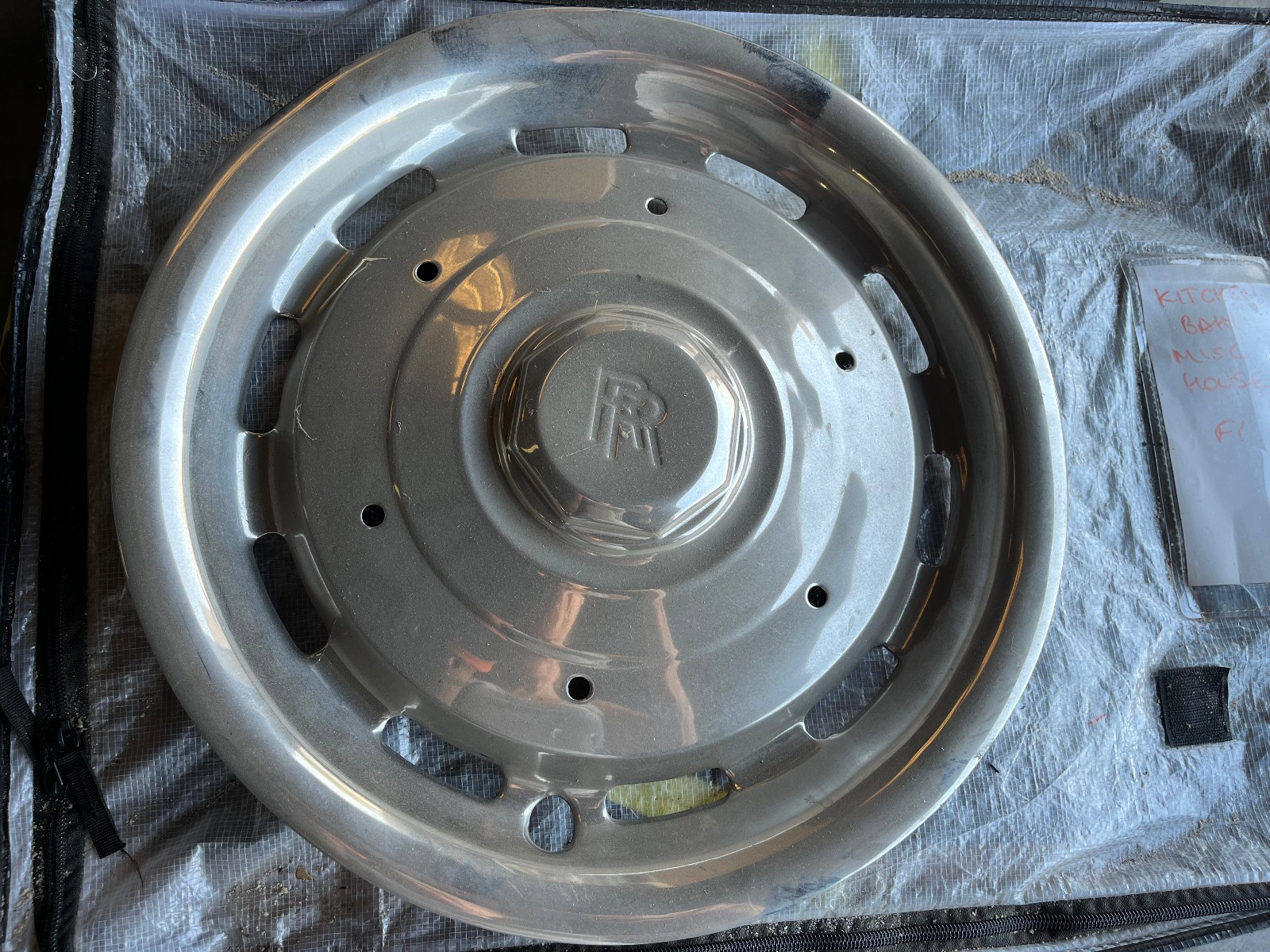 ROLLS ROYCE SILVER SHADOR 53-69 HUBCAPS