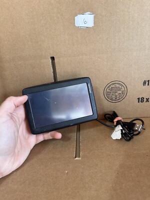 TomTom N14644- 4EN52 -Z1230 Canada 310 GPS  with Car Charger