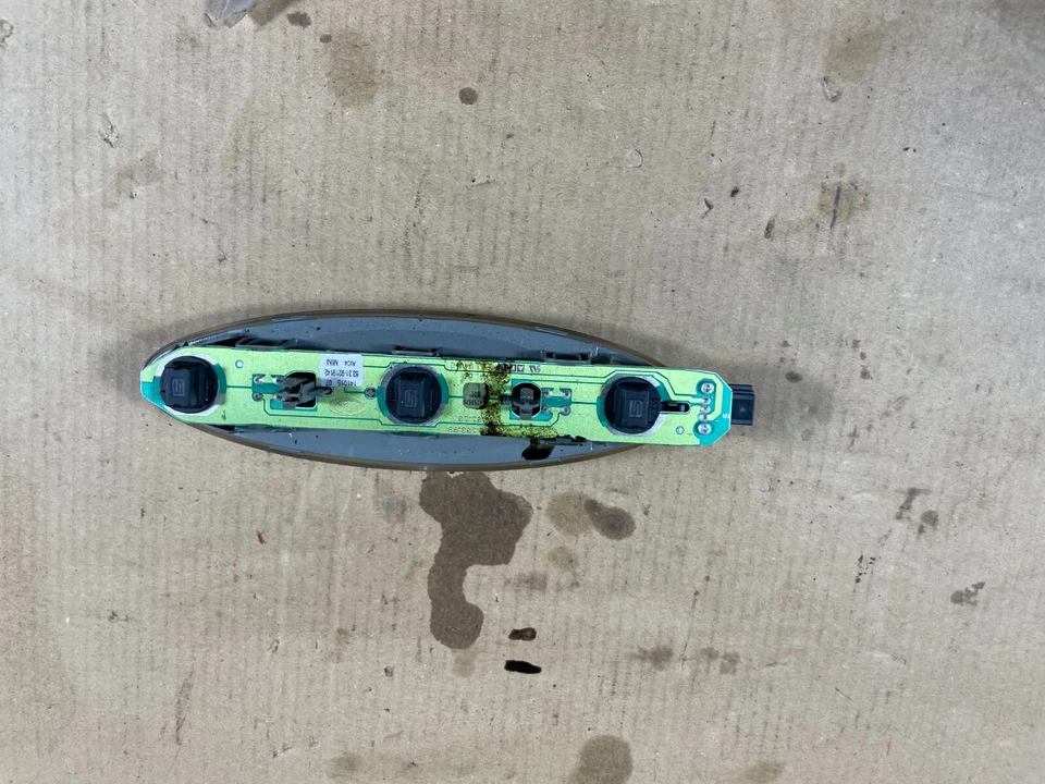 Mini Cooper Paceman 2013-2015 cúpula superior luz de lectura lámpara 9219142 OEM. Foto 2 de 4