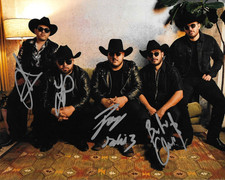 * GRUPO FRONTERA * signed 8x10 photo * PAYO SOLIS * EL COMIENZO * COA *