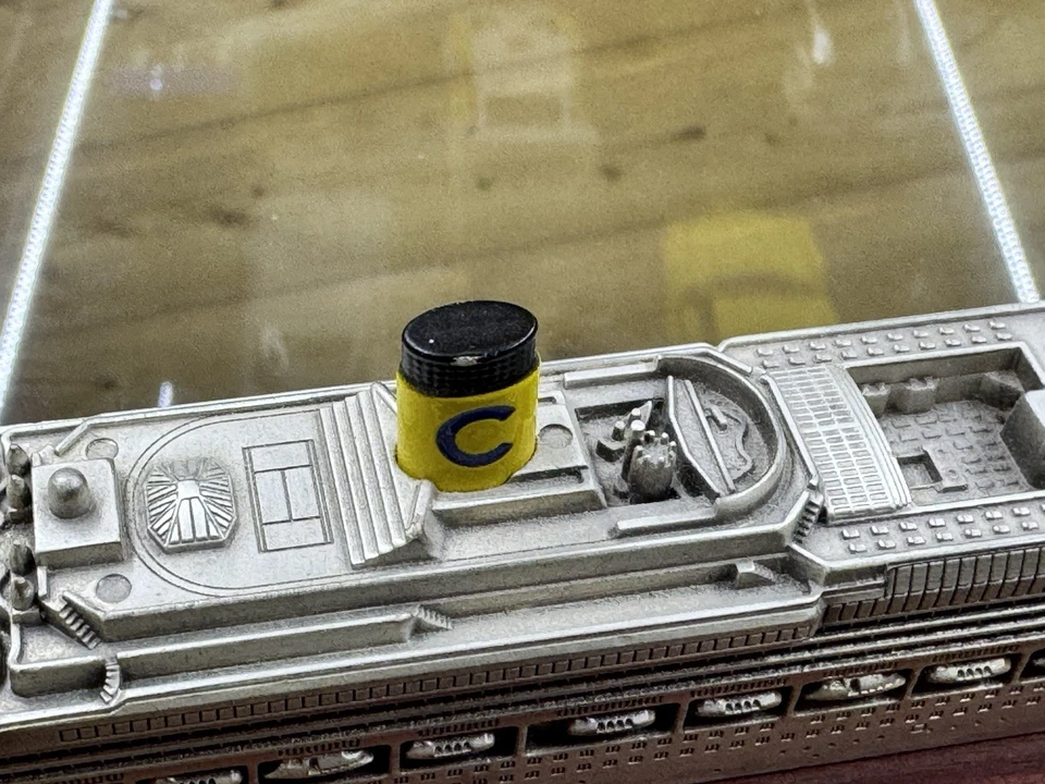 Costa Favolosa Kreuzfahrtschiff Metallmodell Mit Holz-Sockel - Bild 4 von 4