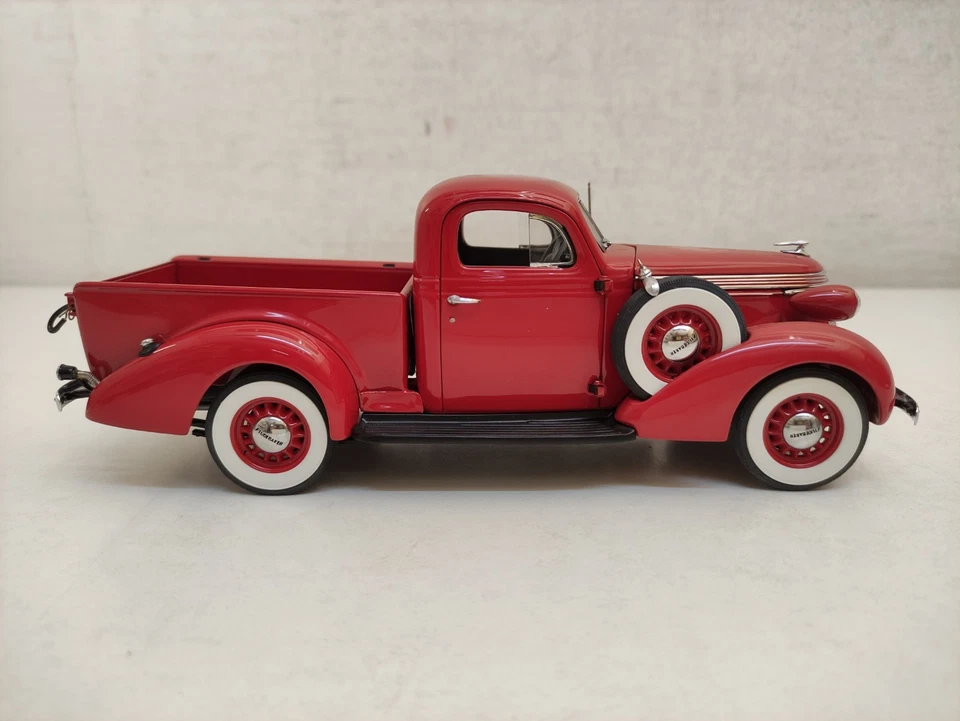 Danbury Mint Studebaker Pickup Red 1937 Scala 1/24-U19 - Immagine 3 di 4