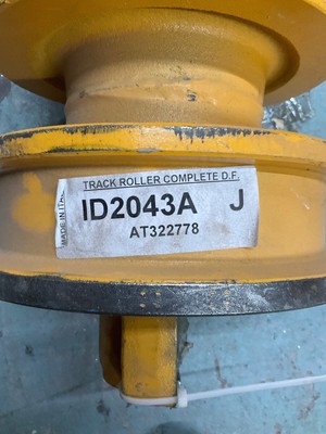 Genuine OEM John Deere Double Flange Bottom Roller AT322778 Fits 