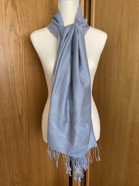 Pashmina chal bufanda larga suave gris 184 x 67 cms viscosa y poliester nueva