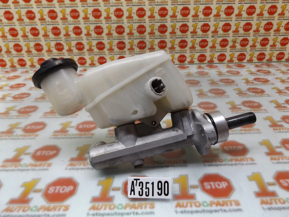 Toyota Yaris 2006-2012 cilindro maestro de frenos 47201-52320 OEM Foto 2 de 4
