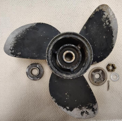 SUZUKI OEM OUTBOARD 13 SPLINE ALUMINUM PROPELLER 13 1/2 X 15 PITCH