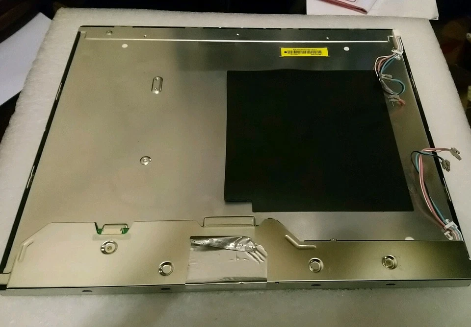 Lenovo ThinkVision  9417-HC- LCD monitor screen ONLY. MODEL : 9417 - Image 3 of 4