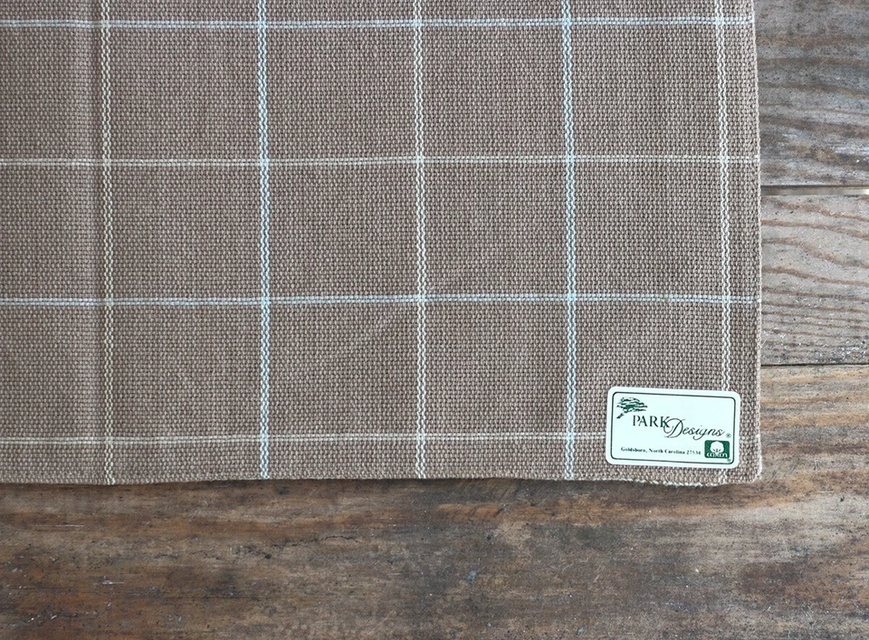 Corredor de Mesa 54 en Diseños de Parque Colores Neutros Beige Cuadros Rayas Empedrado Foto 3 de 4