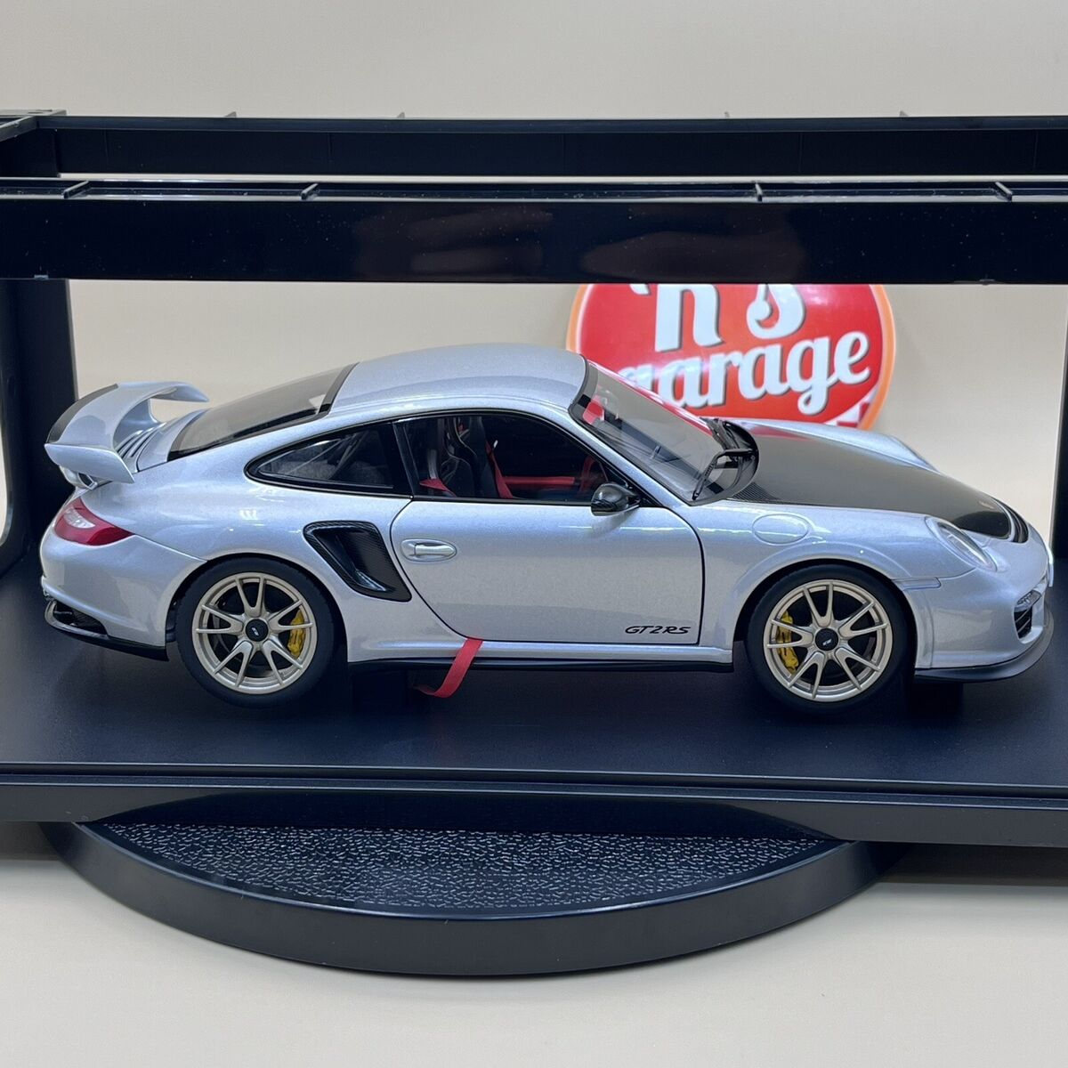 AUTOart 1/18 Porsche 911 997 Gt2 RS Silver carbon hood AUTOart 1/18 Porsche 911 997 Gt2 RS Silver carbon hood