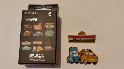 Disney Cars Loungefly Mystery Pin 2-Pack Luigi & Guido & Shop Schild/Sign