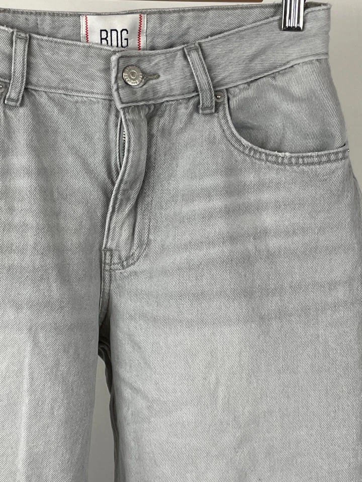 Pantalones de mezclilla BDG para mujer 27 gris claro tiro alto pierna ancha 100 % algodón calce relajado Foto 2 de 4