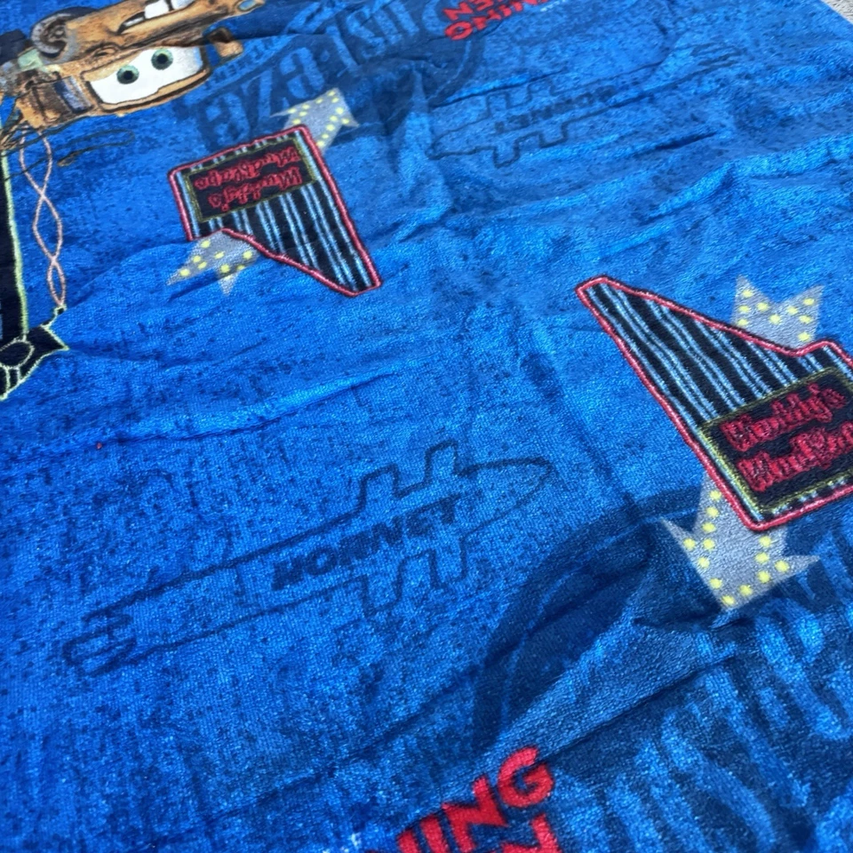 Disney Pixar Vintage Carros Iluminadores McQueen Mater Toalha de Praia Carros Presente Coleção - Imagem 3 de 4