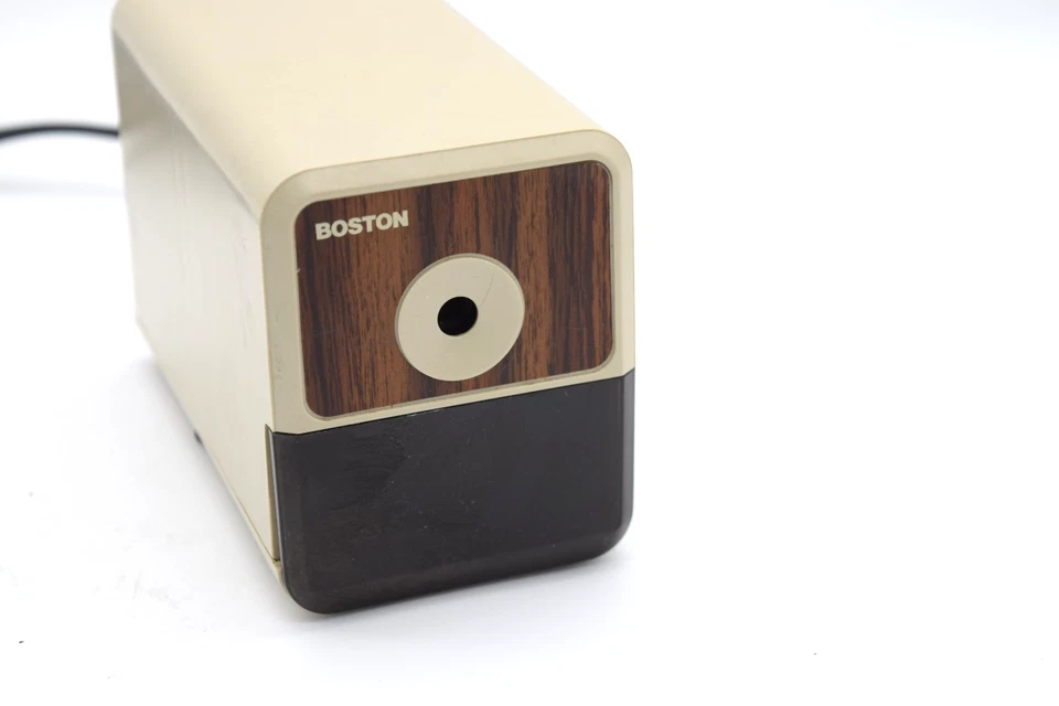 Afiador de lápis elétrico vintage BOSTON modelo 18 feito nos EUA testado e funcionando - Imagem 2 de 4