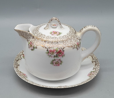 Reinhold Schlegelmilch Suhl Thüringen Milchkännchen mit Untertasse 1900/10