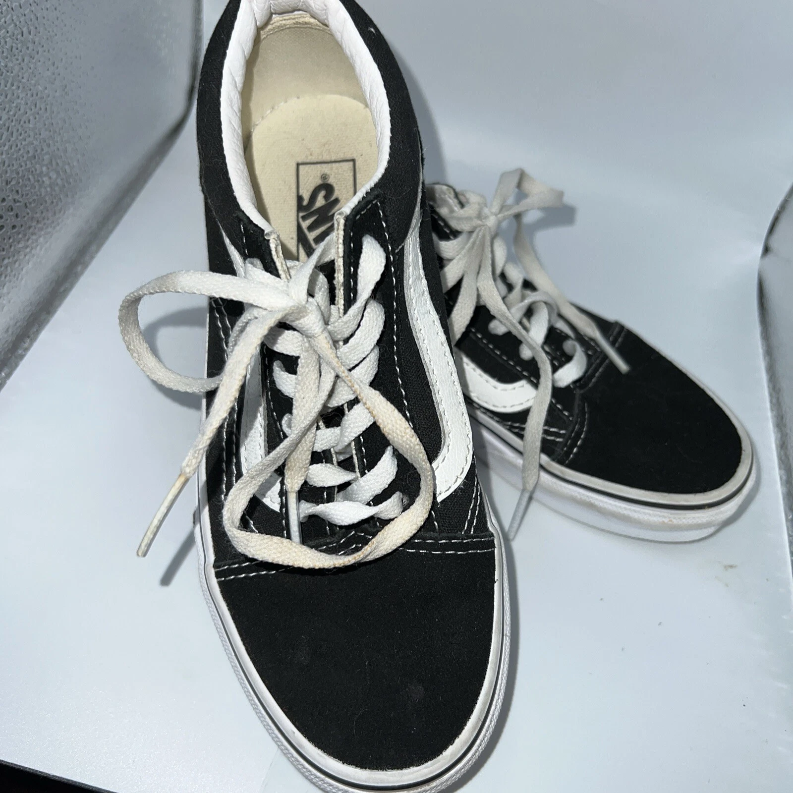Scarpe da pattinatore per bambini Vans Kids US 30 Ward basse nere delicatamente usate una volta