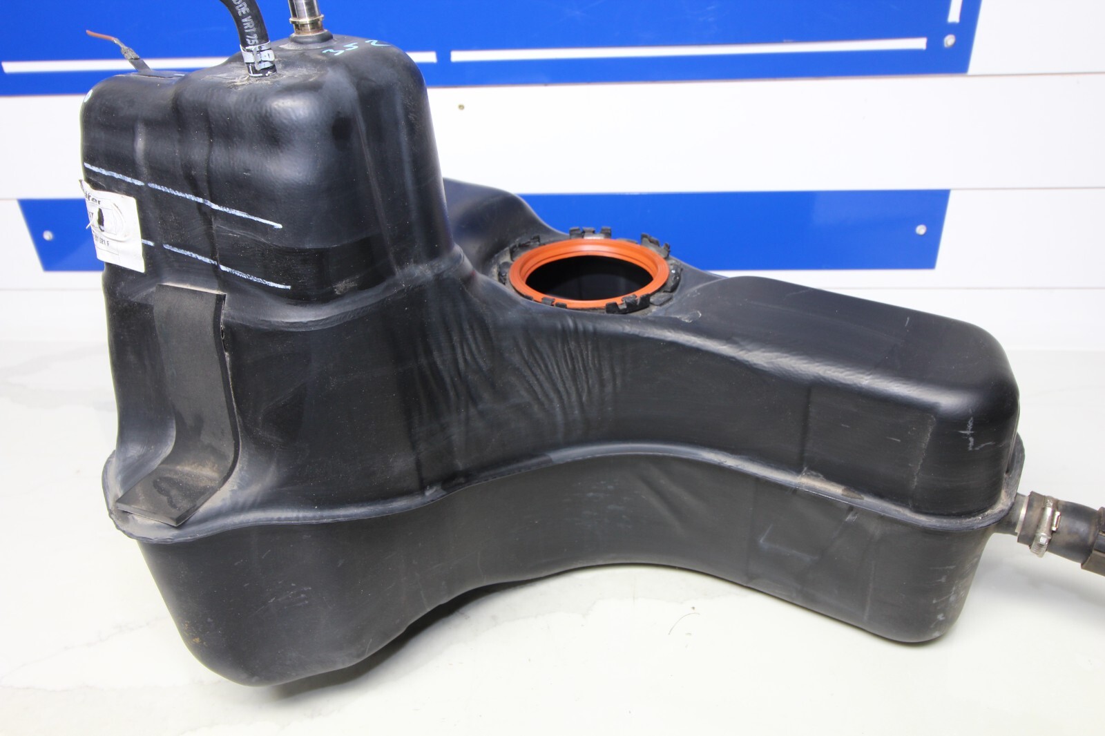 17-21 AUDI R8 V10 PLUS RWS OEM  FUEL TANK PASSENGER RIGHT 4S0201021