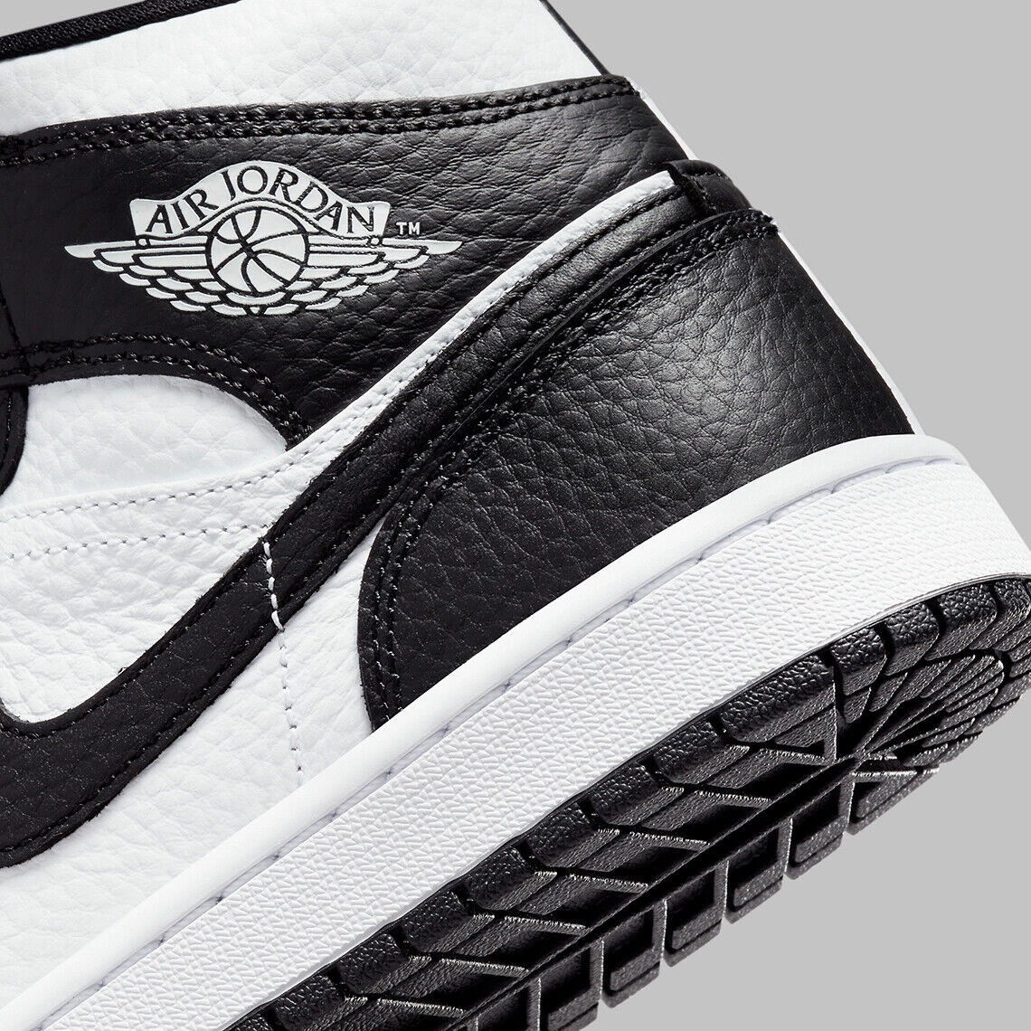 Nike Air Jordan 1 Mid SE Shoes Nike Air Jordan 1 Mid SE Shoes