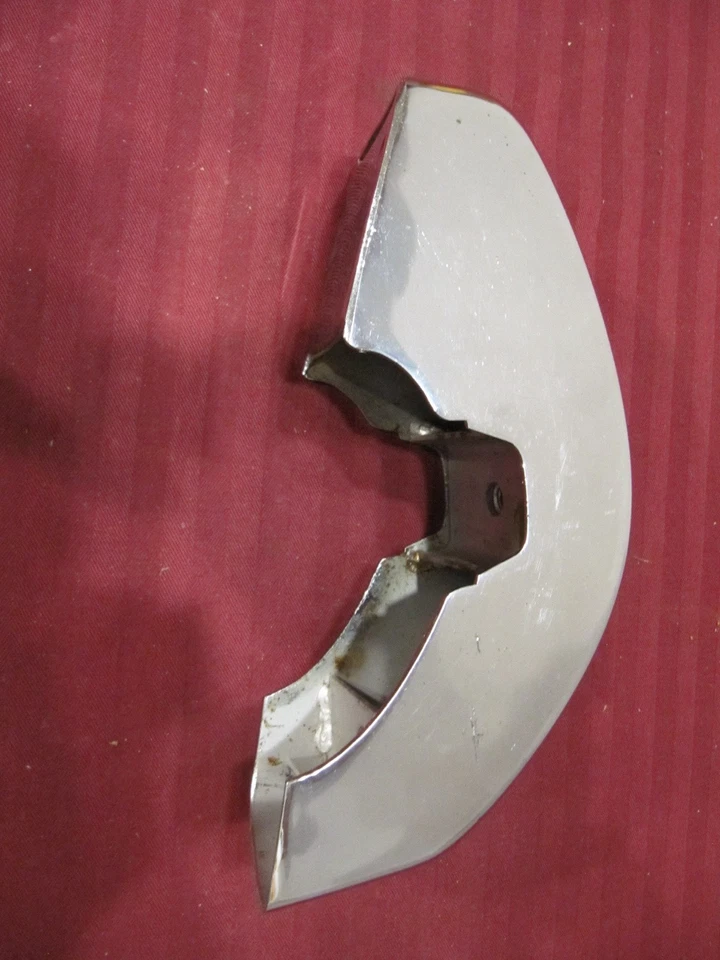 Protector de parachoques derecho ranurado nuevo de Lote Antiguo Porsche 911 1969-1972 Foto 3 de 4