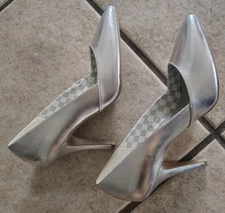 Christian Siriano for Payless Shoes Kasino Silver 4" Heel, Women's Size 9 