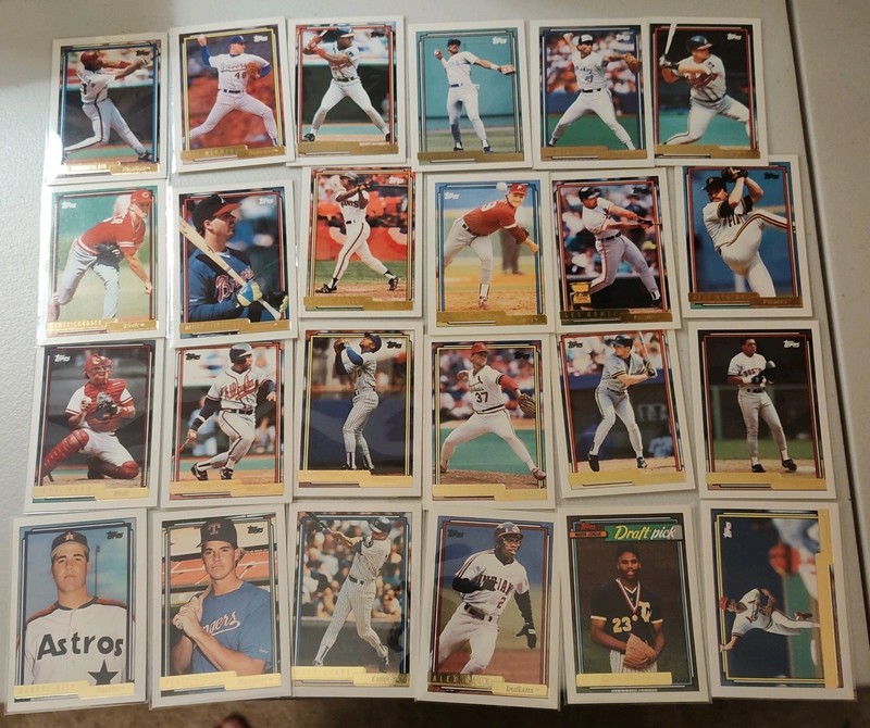 Lot of 100 1992 Topps Gold Baseball cards (92 different/8 duplicates)