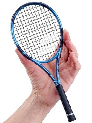 PROMO ITEM: 2025 BABOLAT ''PURE DRIVE'' MINI TENNIS RACQUET. (~10'' LONG) #216342