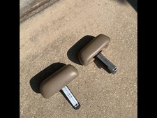 99-04 Ford Mustang Headrest - Tanparchment Bar Style For Leather Seats 99-04 Ford Mustang Headrest - Tanparchment Bar Style For Leather Seats